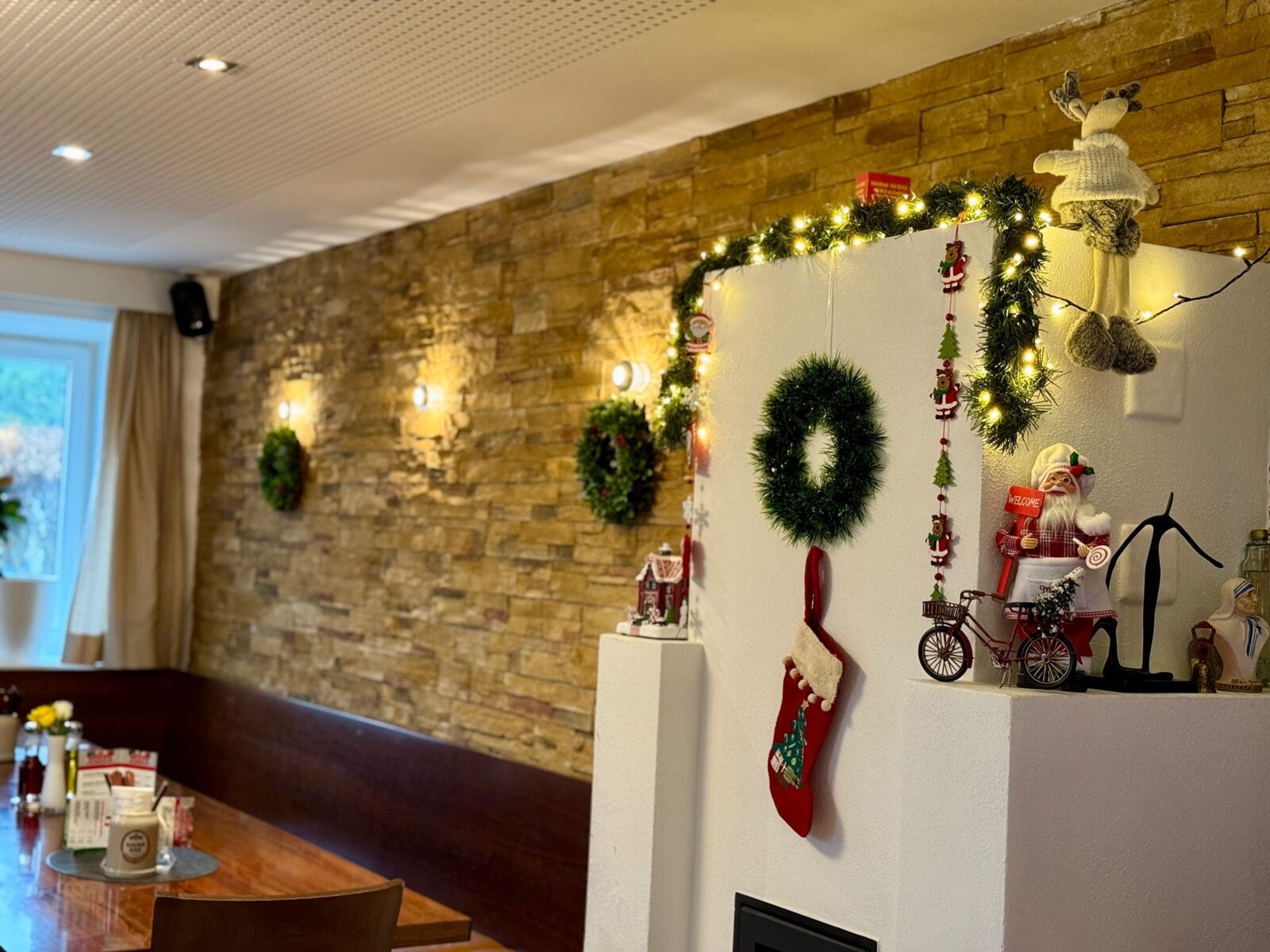 Weihnachtsdekoration im Gasthaus Pizzeria Bahnwirt